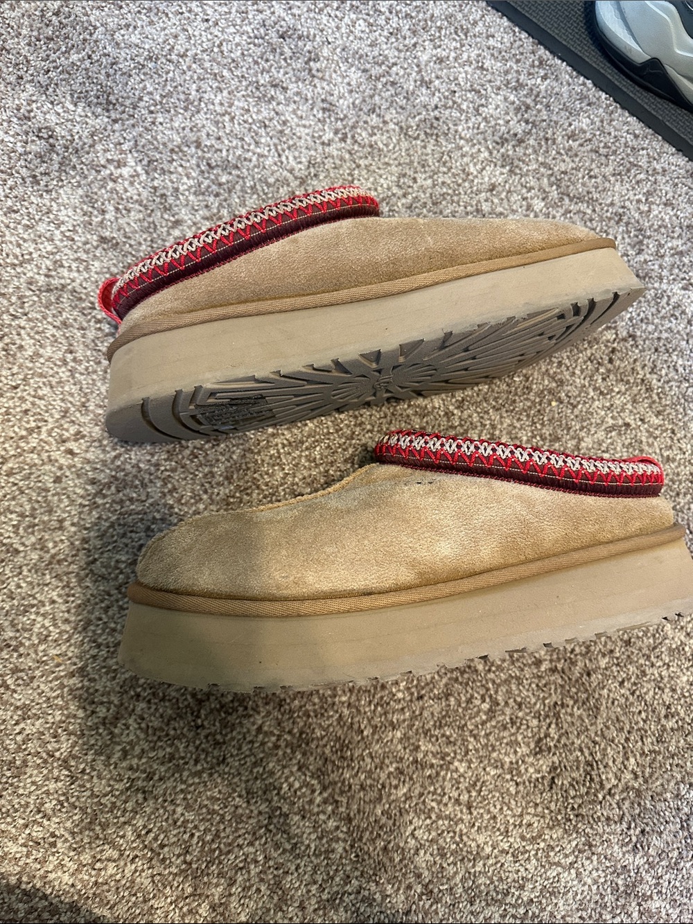 UGG Tazz Platforms - Picture 10 of 12